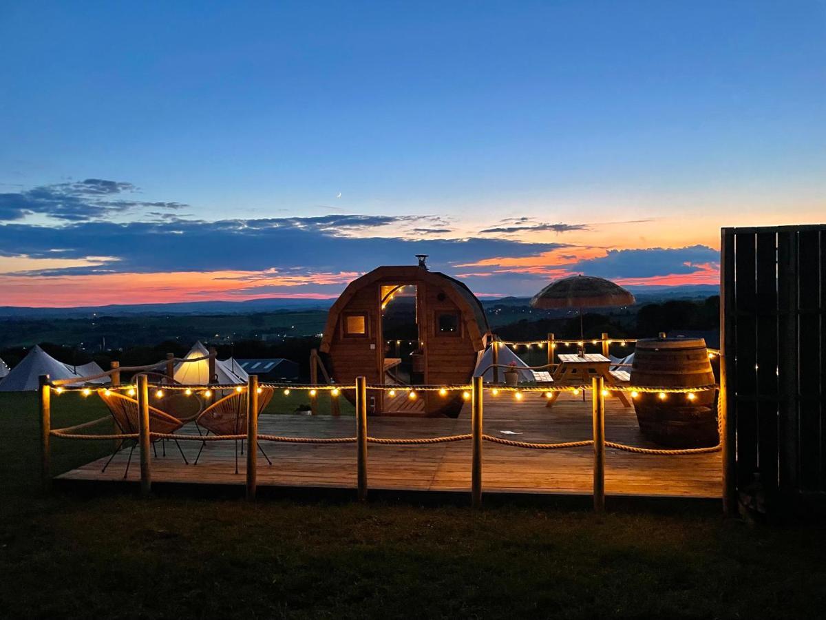 Deerstone Glamping-Pinhaw Beacon Dome Hot Tub Hotel Earby ภายนอก รูปภาพ