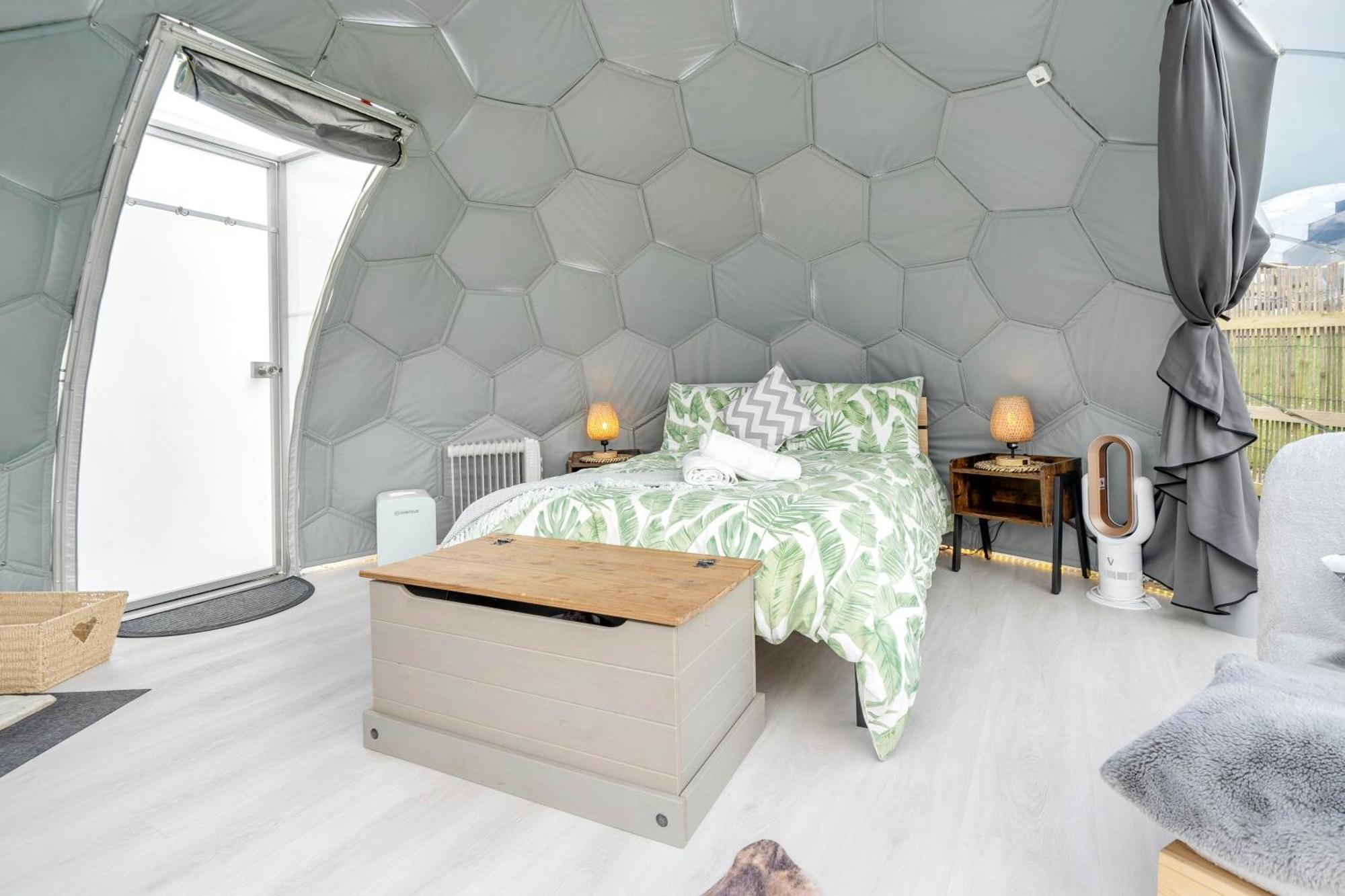 Deerstone Glamping-Pinhaw Beacon Dome Hot Tub Hotel Earby ภายนอก รูปภาพ
