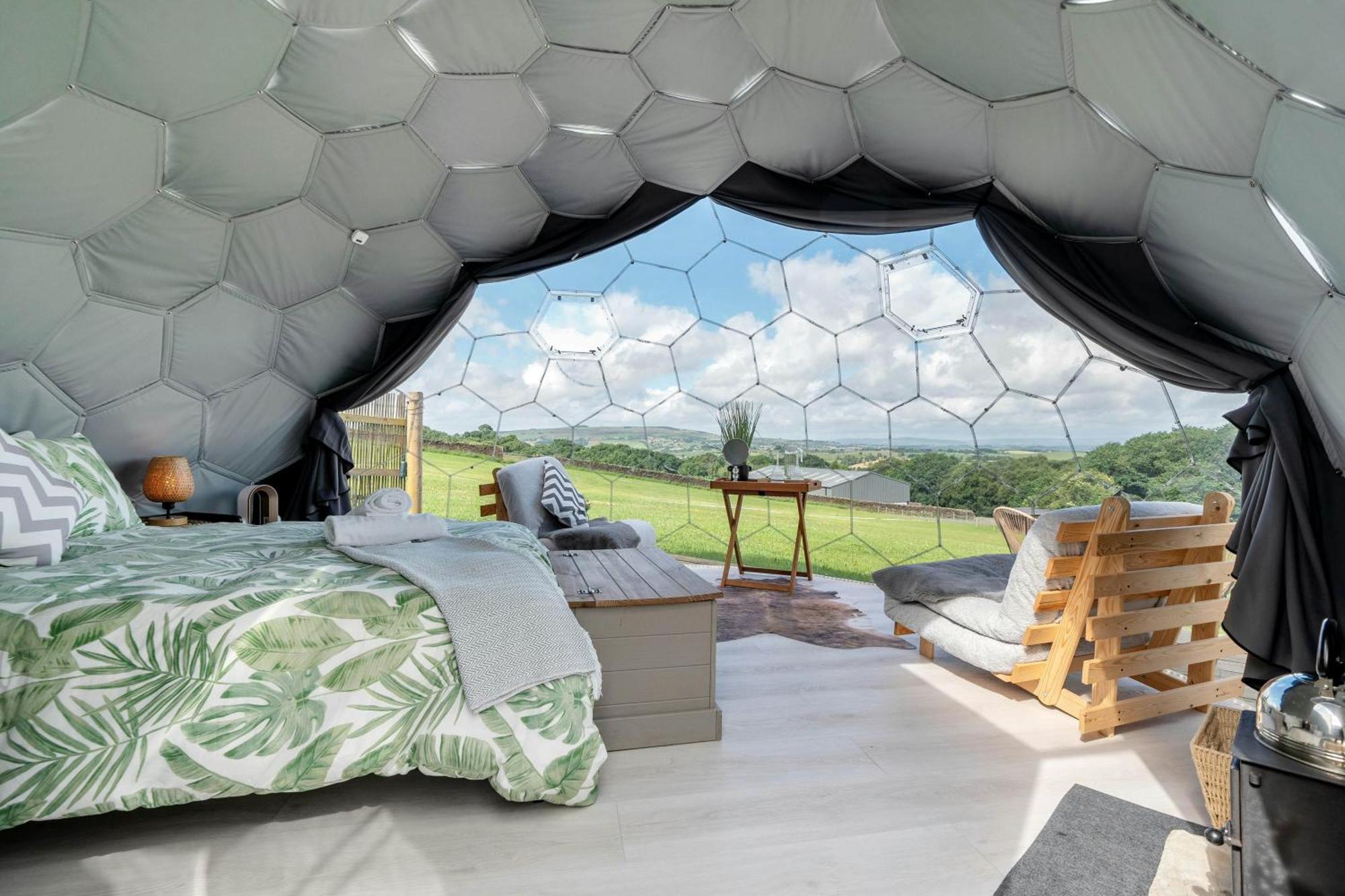Deerstone Glamping-Pinhaw Beacon Dome Hot Tub Hotel Earby ภายนอก รูปภาพ